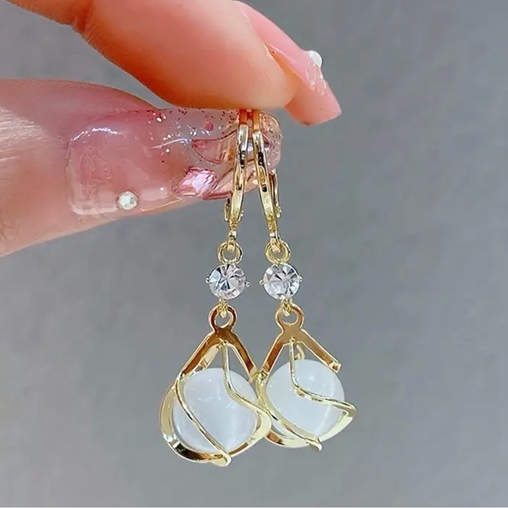 Elegant Gold and White Drop Earrings. - Picture 3 of 5